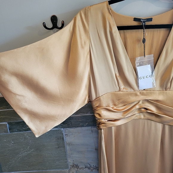 NWT Vintage GUCCI Kimono-style gown in lush 100% seta silk ⭐️HOST PICK⭐️ - Picture 10 of 15